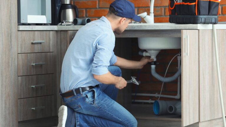 Notfall Klempner Düsseldorf – Rohrbruch & Sanitärprobleme schnell beheben - Klempner